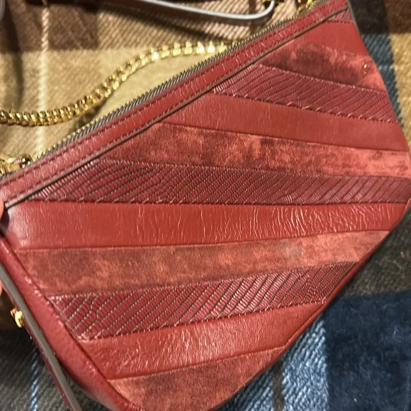 Fossil Red Quilted Leather Shoulder Bag with Gold Chain - Picture 11 of 13